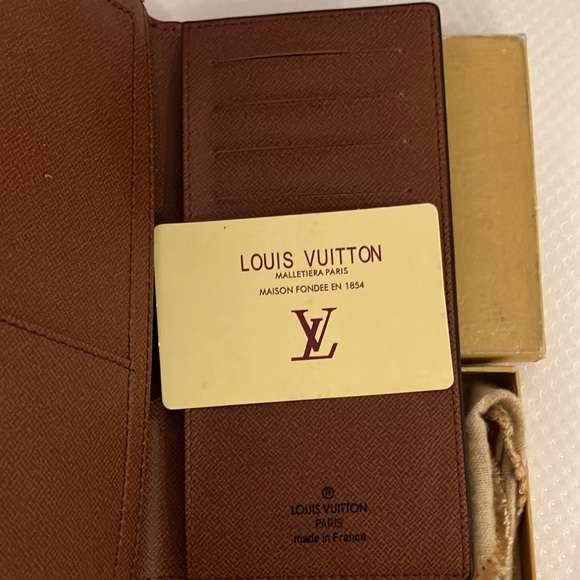 Louis Vuitton Brazza Wallet - Picture 3 of 7